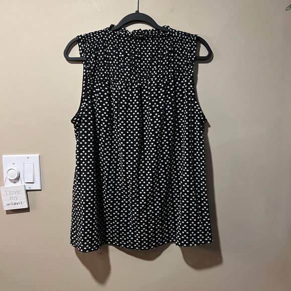 INC International Concepts Black & White Sleeveless Top - Picture 5 of 9